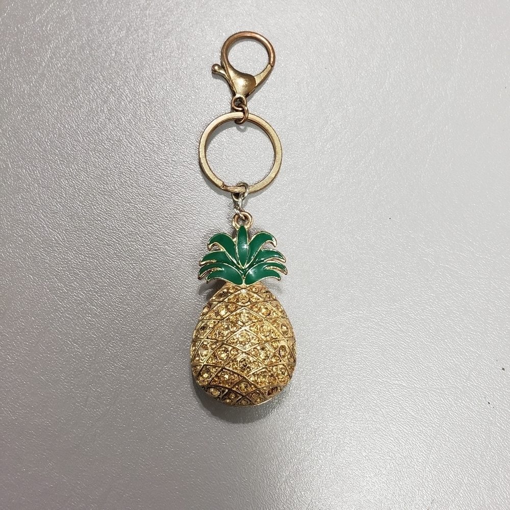 Unbranded Pretty Pineapple Gold Tone Key Chain